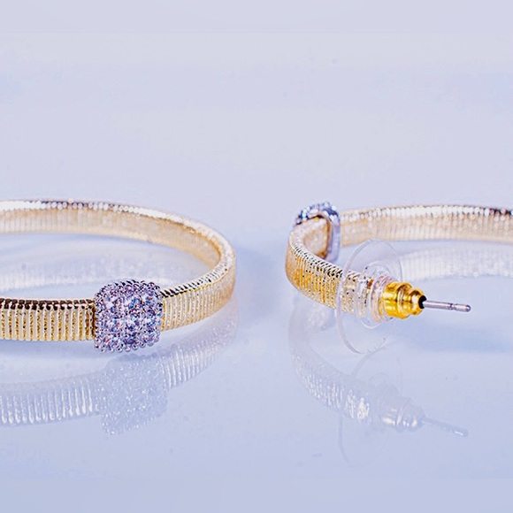 BEAUTIFUL GOLD & SWAROVSKI CRYSTAL HOOP EARRINGS - Picture 2 of 5